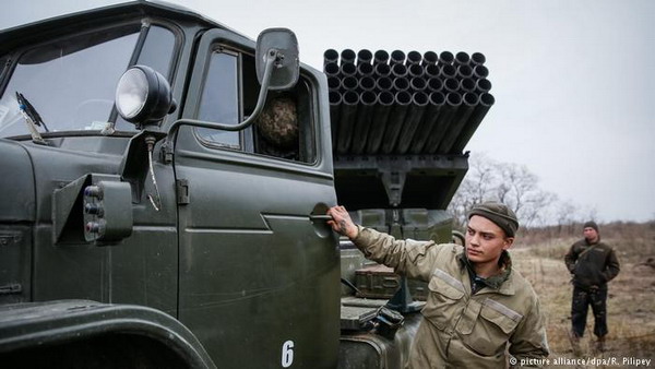 Военные специалисты США завершили курс подготовки украинских инструкторов по артиллерийской разведке