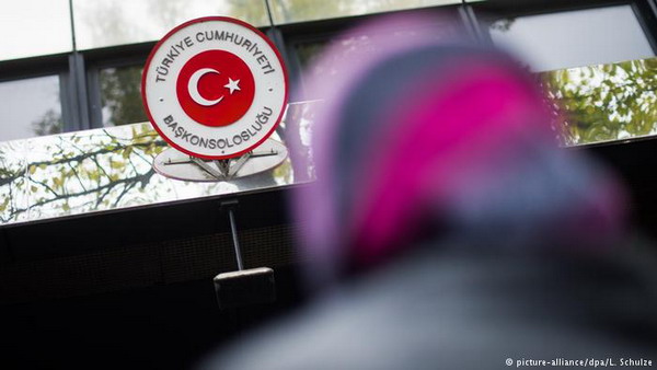Как Анкара мешает немецким туркам стать гражданами Германии: Deutsche Welle