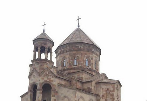 В украинском Днепре состоялось освящение крестов и колоколов армянской церкви