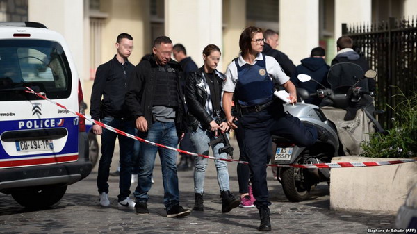 Французская полиция задержала подозреваемого в нападении на военных в пригороде Парижа