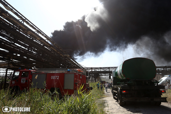 Горящие материалы от пожара на заводе «Наирит» угрозы для здоровья не представляют: Минздрав Армении