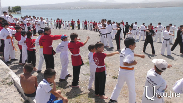 Первый фестиваль боевых искусств на берегу Севана: фоторяд