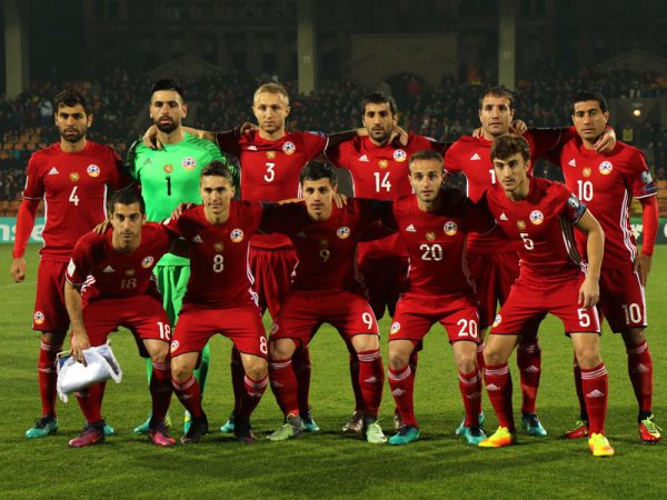 Из национальной лиги по футболу в сборную Армении приглашены восемь футболистов