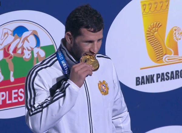 Максим Манукян — чемпион мира по греко-римской борьбе: это вторая золотая медаль Армении!