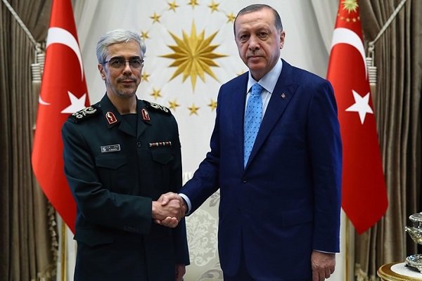 Глава Генштаба ВС Ирана в Анкаре встретился с Эрдоганом