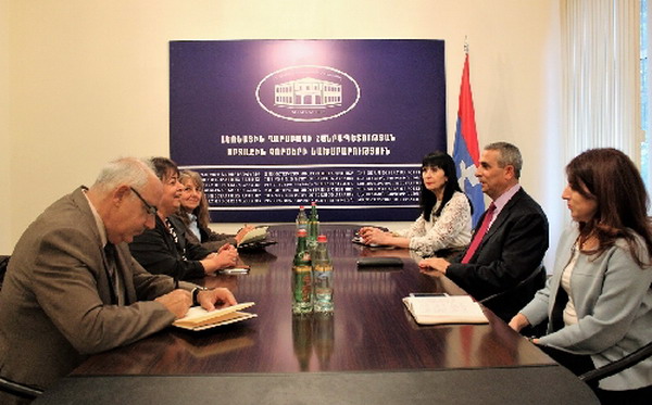 Глава МИД Республики Арцах принял членов союза «В поддержку Карабаха» из Франции