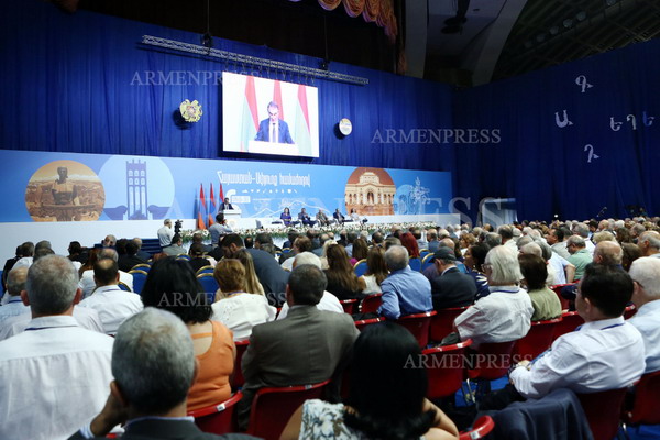 В Ереване завершился VI Всеармянский форум Армения-Диаспора: принято итоговое заявление