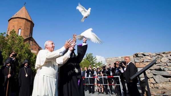 Папа Римский Франциск: «От всего сердца воздаю молитвы Всевышнему о благословении Вас, лидеров страны и всего армянского народа»