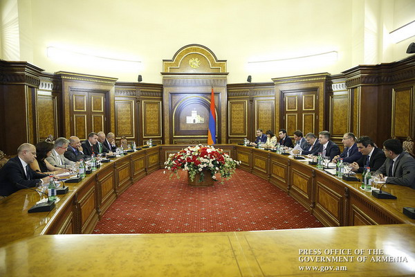 Карен Карапетян принял делегацию во главе с президентом Европейского банка реконструкции и развития