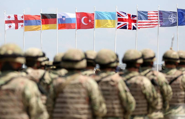 Чем больше власти выступают с подобными заявлениями, тем больше сомнений вызывает неучастие в военных учениях НАТО: «Жоховурд»