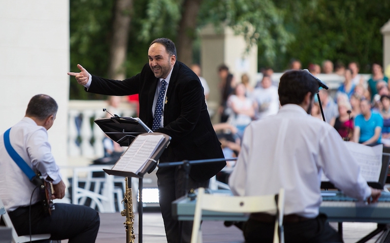 Гоcударственный джаз-оркестр Армении проведет концертный тур по городам России