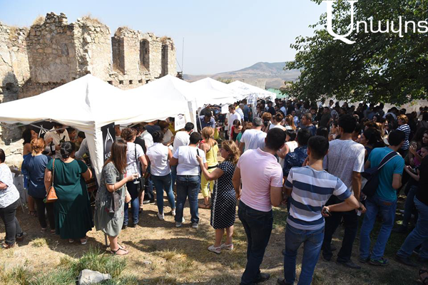 В селе Тох прошел четвертый фестиваль арцахского вина