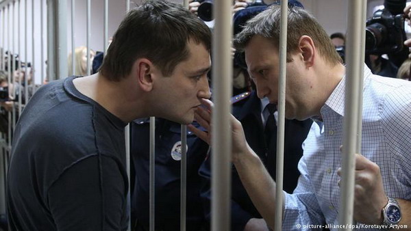 ЕСПЧ обязал Россию выплатить компенсацию братьям Навальным в €70 тысяч за несправедливый суд