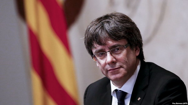 Пучдемон отложил официальное принятие декларации о независимости Каталонии