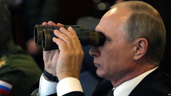 Путин лично принял участие в запуске четырех баллистических ракет