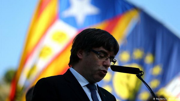 Глава Каталонии Карлес Пучдемон не дал ясного ответа на ультиматум Мадрида