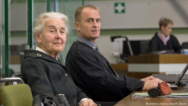 88-летняя немка за отрицание Холокоста приговорена к тюремному сроку