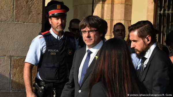 Мадрид предъявил обвинение экс-главе правительства Каталонии Карлесу Пучдемону