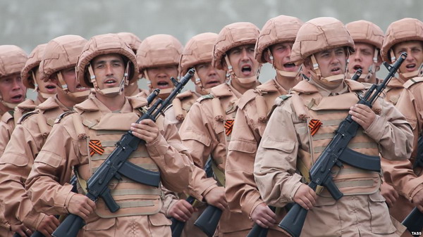 Путин указом разрешил иностранцам воевать в российской армии за границей