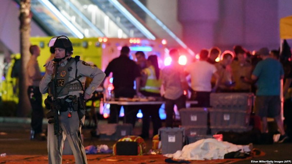 Новые подробности: не менее 50 человек стали жертвами стрельбы в Лас-Вегасе, около 200 ранены