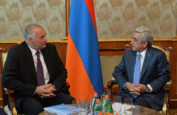 Отставка председателя группы ЕНП в ПАСЕ выгодна Армении?