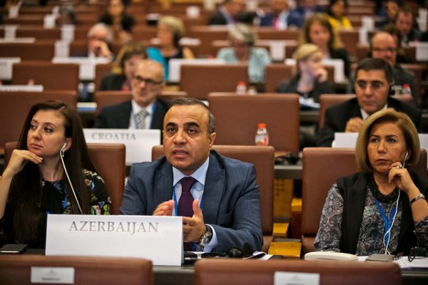 Азербайджанцы в ОБСЕ призвали армян «не порочить доброе имя их президента»