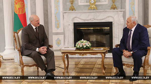 Лукашенко рассказал, как вместе с Саргсяном и Алиевым «подшучивали друг над другом»: видео