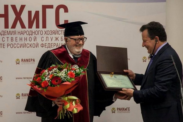 Скандальный экс-глава ПАСЕ Педро Аграмунт в Москве стал «почетным доктором» российского вуза