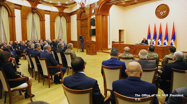 Бако Саакян на расширенном совещании представил основные положения программы президента республики на 2017-2020гг