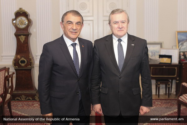 Поляки испытывают к армянам особое отношение: вице-премьер Польши Петр Глинский