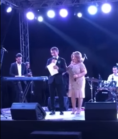 Левон Аронян и Рита Саргсян спели популярную песню про Ереван: видео