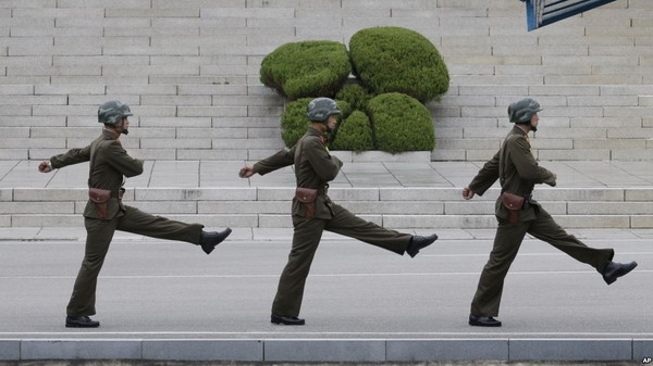 Военные КНДР ранили солдата при побеге в Южную Корею