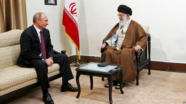 Аятолла Хаменеи призвал Путина «совместными усилиями изолировать США»