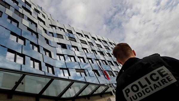 В Париже и пригородах французская полиция задержала 35 «воров в законе» из стран б.СССР