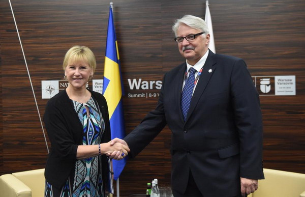 Главы МИД Польши и Швеции: ЕС должен держать двери открытыми для членства стран, которые действительно желают этого