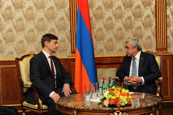 Партия власти РФ является сторонницей развития отношений в соответствии с политикой «и, и», а не «или, или»: заявление в Ереване