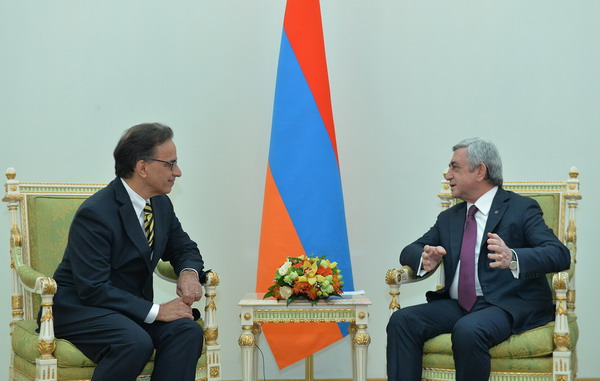 Серж Саргсян принял верительные грамоты новоназначенного посла Бразилии в Армении