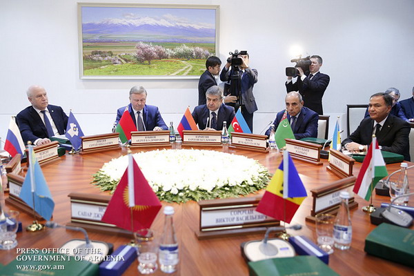 Карен Карапетян в Ташкенте принял участие в заседании Совета глав правительств СНГ