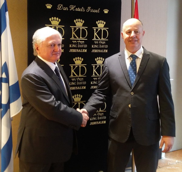 Эдвард Налбандян встретился с министром регионального сотрудничества Израиля Цахи Анегби