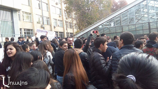 «Отсрочке – быть!»: студенческая забастовка в ЕГУ, студенты хотят поговорить с министром Левоном Мкртчяном – видео