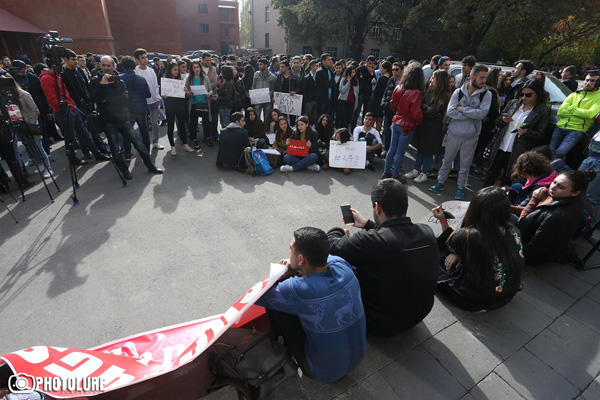 «Может, РПА образумится от действий студентов и вынужденно отступит»: Арам Саргсян