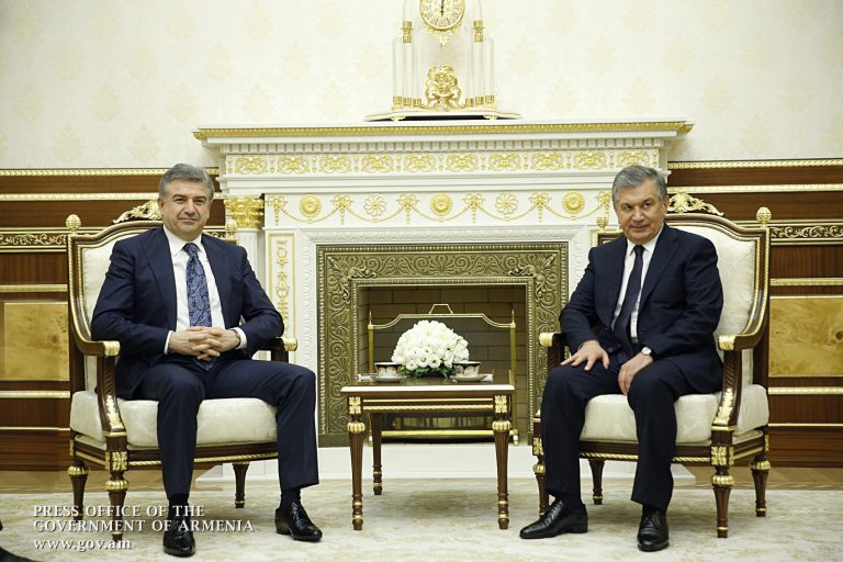 Карен Карапетян встретился с президентом Узбекистана Шавкатом Мирзиёевым