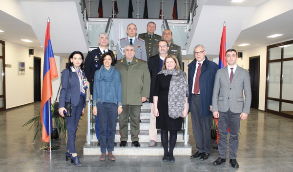 Послы США, Британии, Германии и представитель НАТО посетили Военный университет