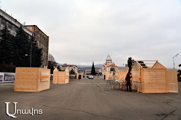 В Степанакерте дети получат возможность посетить новогодний городок и пообщаться с Дедом Морозом