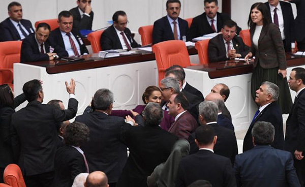 Гаро Пайлан подвергся нападению в турецком парламенте