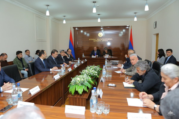 Приоритеты внешней политики в повестке обсуждений парламентариев двух армянских республик