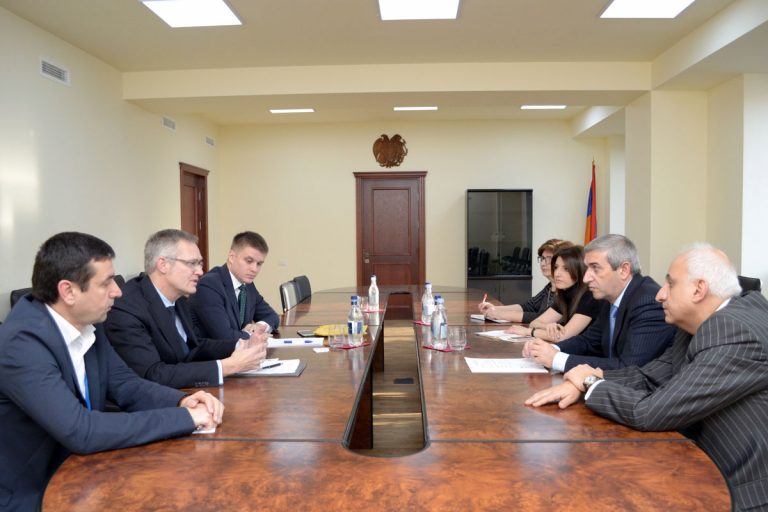 Министр предложил делегации компании NOKIA создать в Армении научно-исследовательскую лабораторию