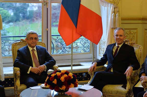 Серж Саргсян встретился с председателем Национального Собрания Франции