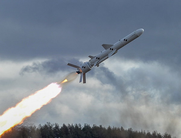 Украина провела первое успешное испытание крылатой ракеты наземного базирования: видео, фото