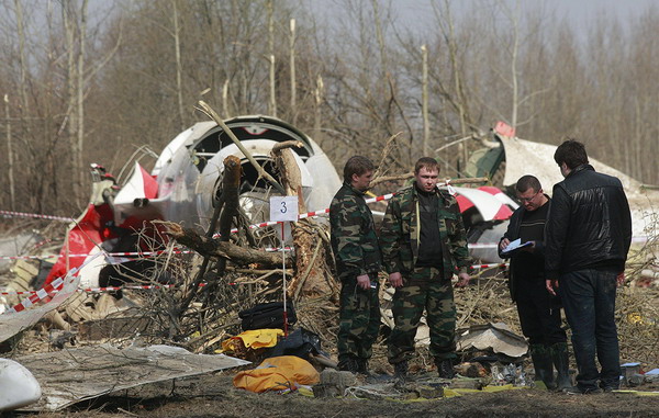 Польская комиссия: причиной крушения президентского Ту-154 стал взрыв с «несколькими источниками»